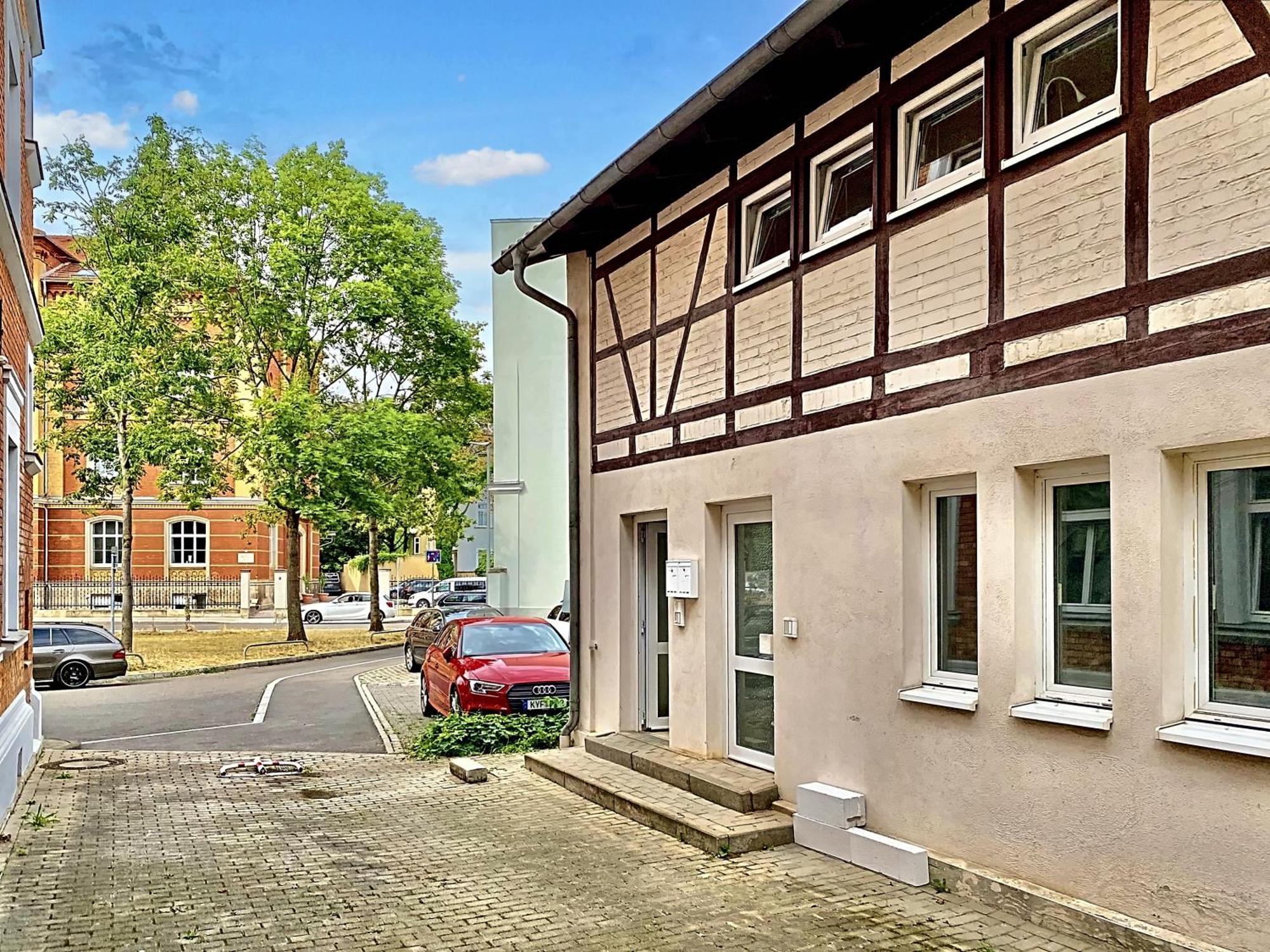 Die Remise Mit Kostenlosem Parkplatz Direkt Vor Der Tuer แอร์ฟวร์ท ภายนอก รูปภาพ